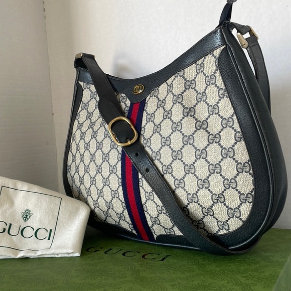 Authentic Gucci Sherry Line GG Canvas navy/red Shoulder Bag. - Picture 1 of 15